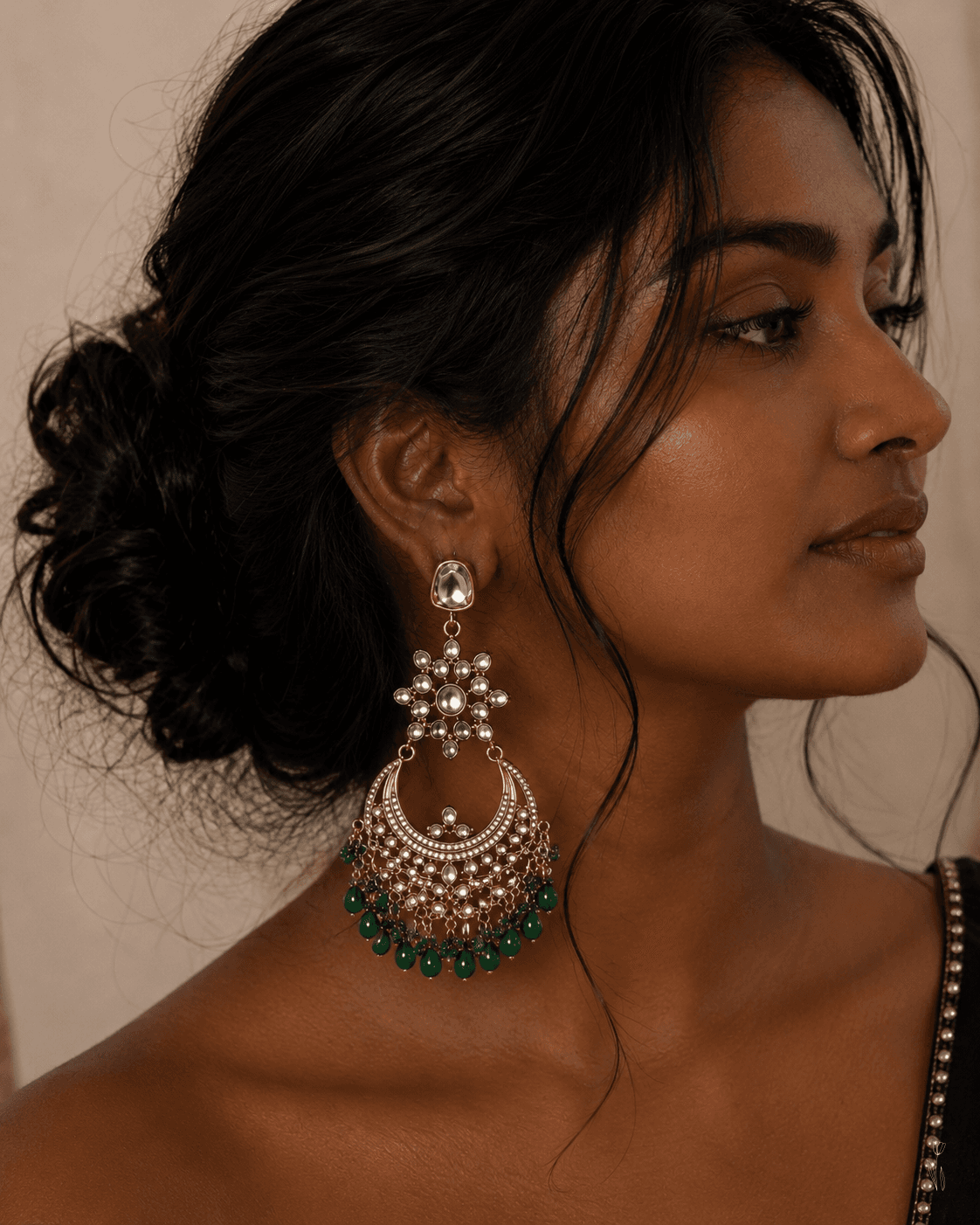 Kundan Chandbali Ohrringe mit farbigen Perlen